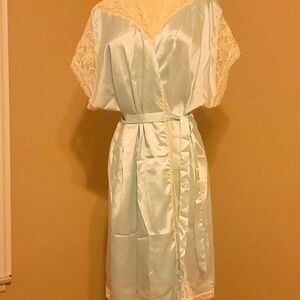 Lily of France vintage nightwear size large